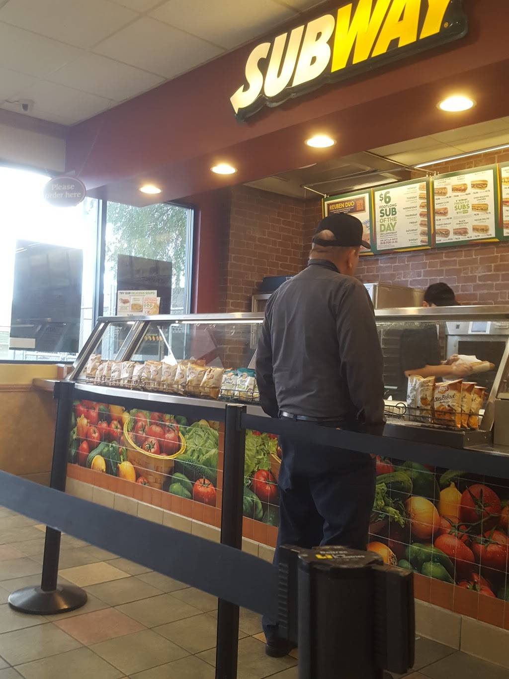 Subway | restaurant | 808 S Priest Dr, Tempe, AZ 85281, USA | 4805570897 OR +1 480-557-0897