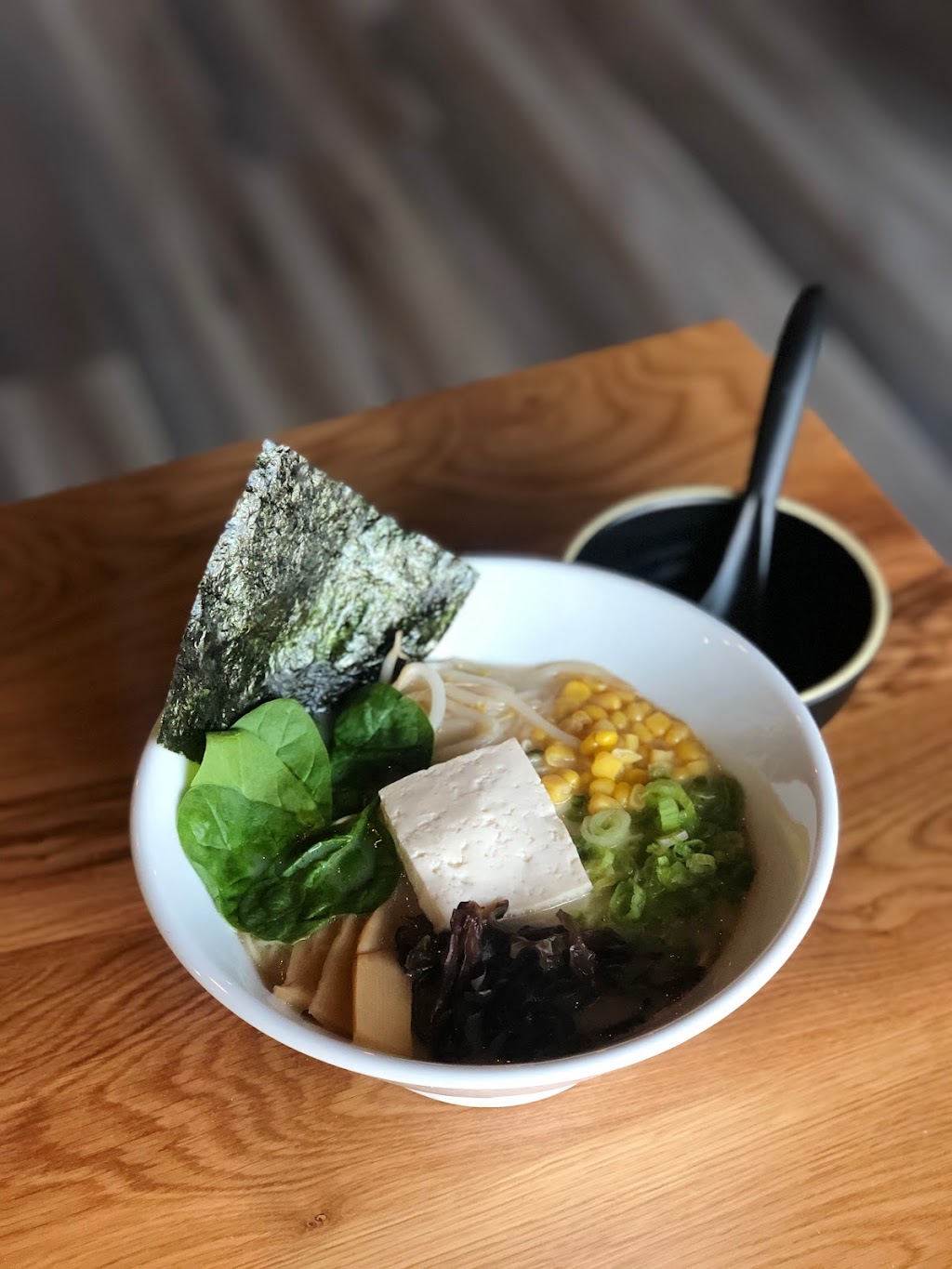 Maru Ramen | restaurant | 21614 Ventura Blvd, Woodland Hills, CA 91364, USA | 7479006001 OR +1 747-900-6001