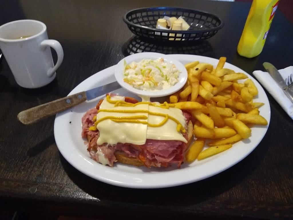 Dearborn Restaurant | restaurant | 105 Lexington Rd, Waterloo, ON N2J 4R7, Canada | 5197460321 OR +1 519-746-0321