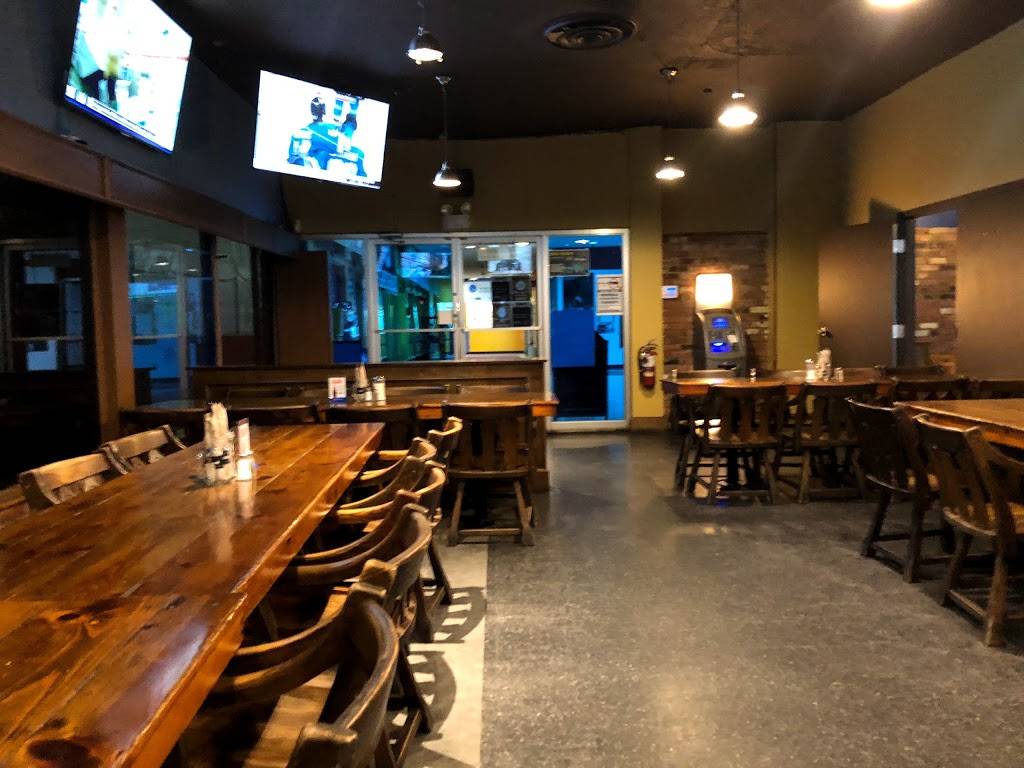 Bar Sportif LÉchappée | restaurant | 6615 Chemin de la Côte-de-Liesse, Saint-Laurent, QC H4T 1E5, Canada | 5143411011 OR +1 514-341-1011