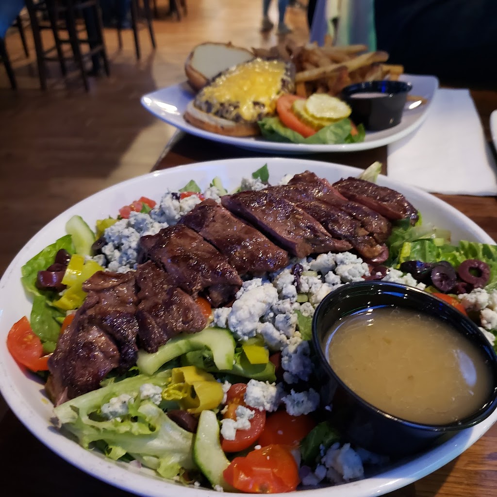 The Whistle Sports Bar & Grill | restaurant | 4911 95th St, Oak Lawn, IL 60453, USA | 7085815964 OR +1 708-581-5964