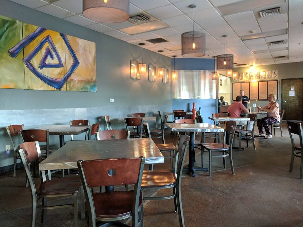 Fugazzis | restaurant | 8338, 5345 W Cypress Ave, Visalia, CA 93277, USA | 5596352790 OR +1 559-635-2790