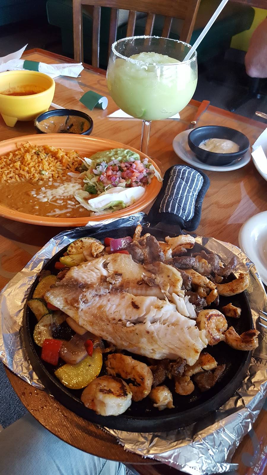 VALLE ESCONDIDO MEXICAN GRILL LLC | restaurant | 19908 Augusta Dr, Lawrenceburg, IN 47025, USA | 8125371986 OR +1 812-537-1986