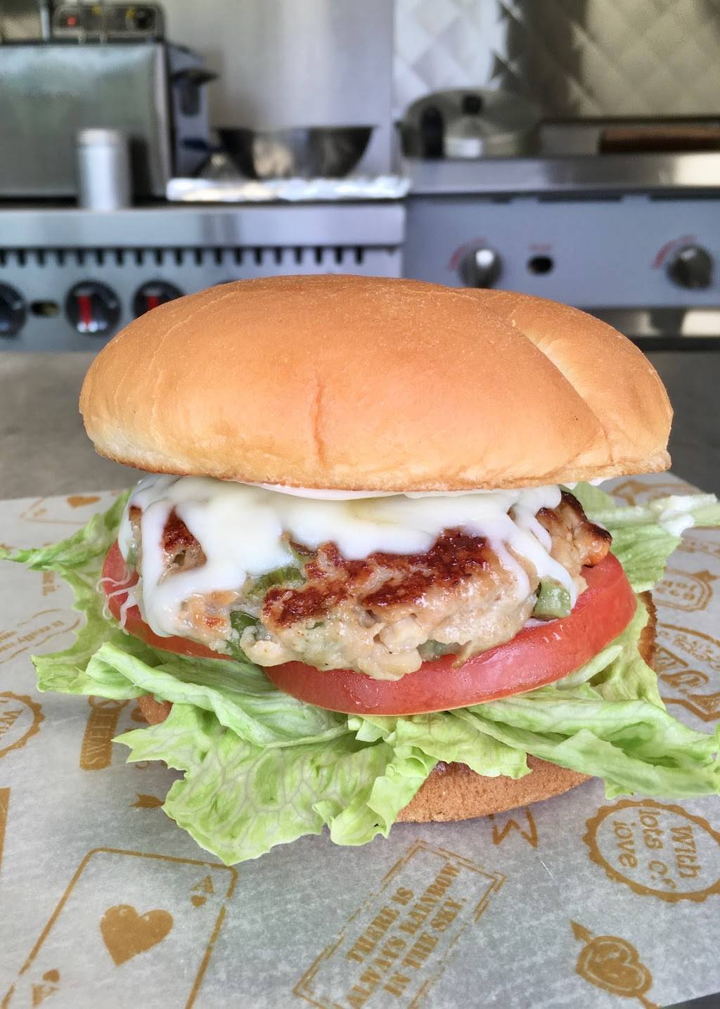 Retro Bs | restaurant | 610 D St, Vader, WA 98593, USA | 3602692141 OR +1 360-269-2141