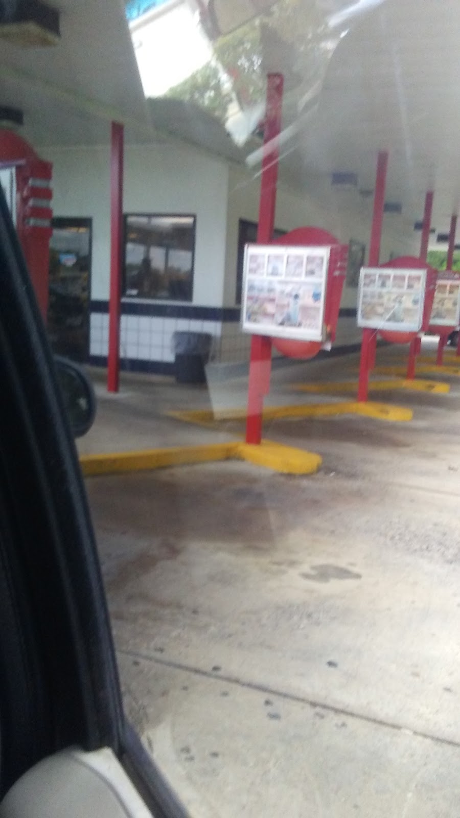 Bumpers Drive-In of America | restaurant | 120 MS-27, Vicksburg, MS 39180, USA | 6016381086 OR +1 601-638-1086