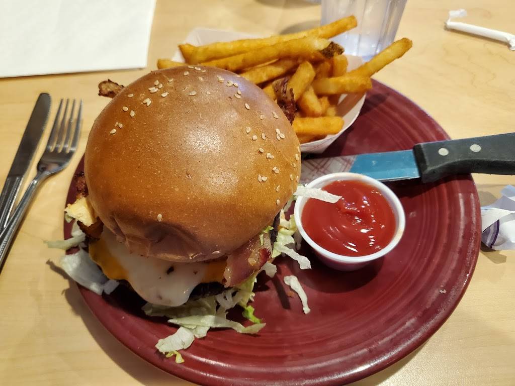 Hamburger Marys | restaurant | 110 W Church St, Orlando, FL 32801, USA | 3213190600 OR +1 321-319-0600