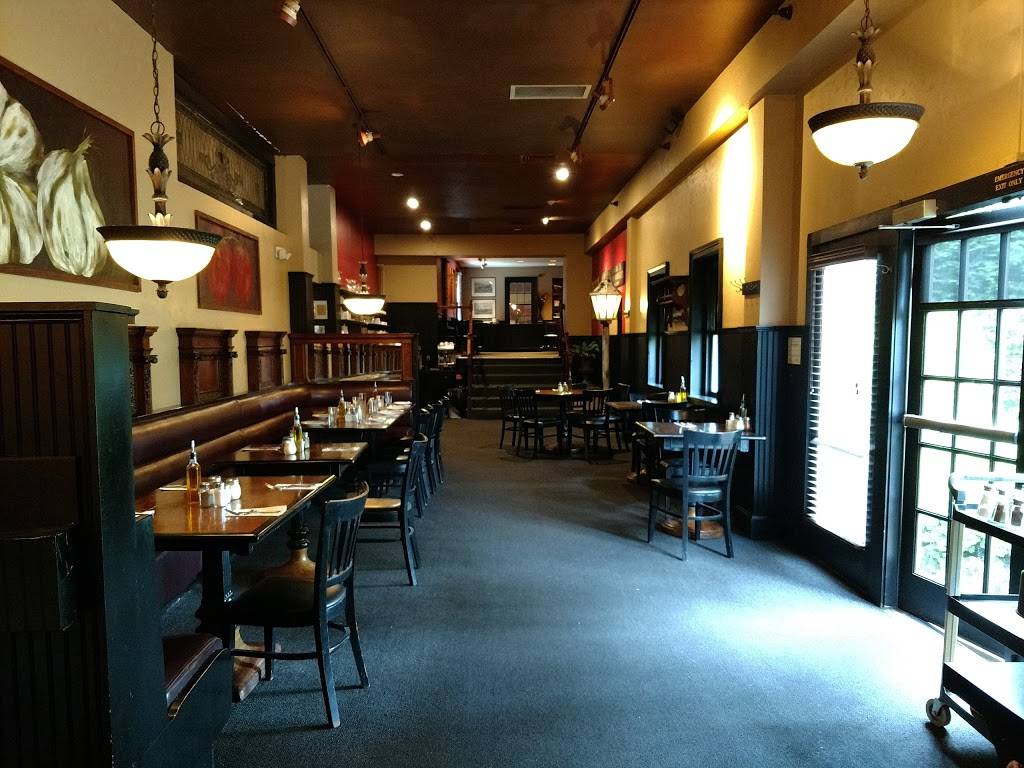 First & Last Tavern Avon | restaurant | 26 W Main St, Avon, CT 06001, USA | 8606762000 OR +1 860-676-2000