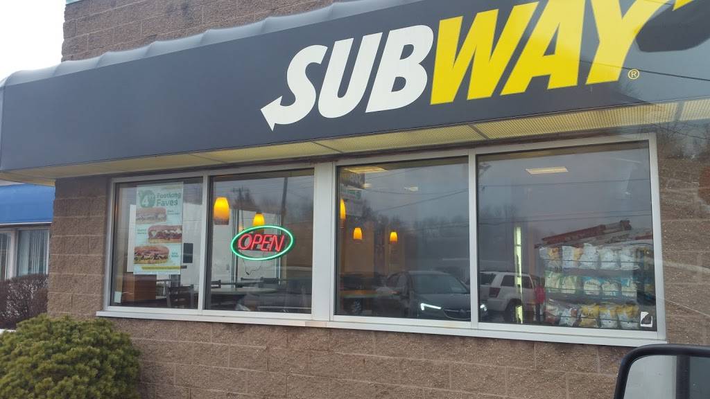 Subway | restaurant | 915 W Garfield Ave, Bartonville, IL 61607, USA | 3096331440 OR +1 309-633-1440