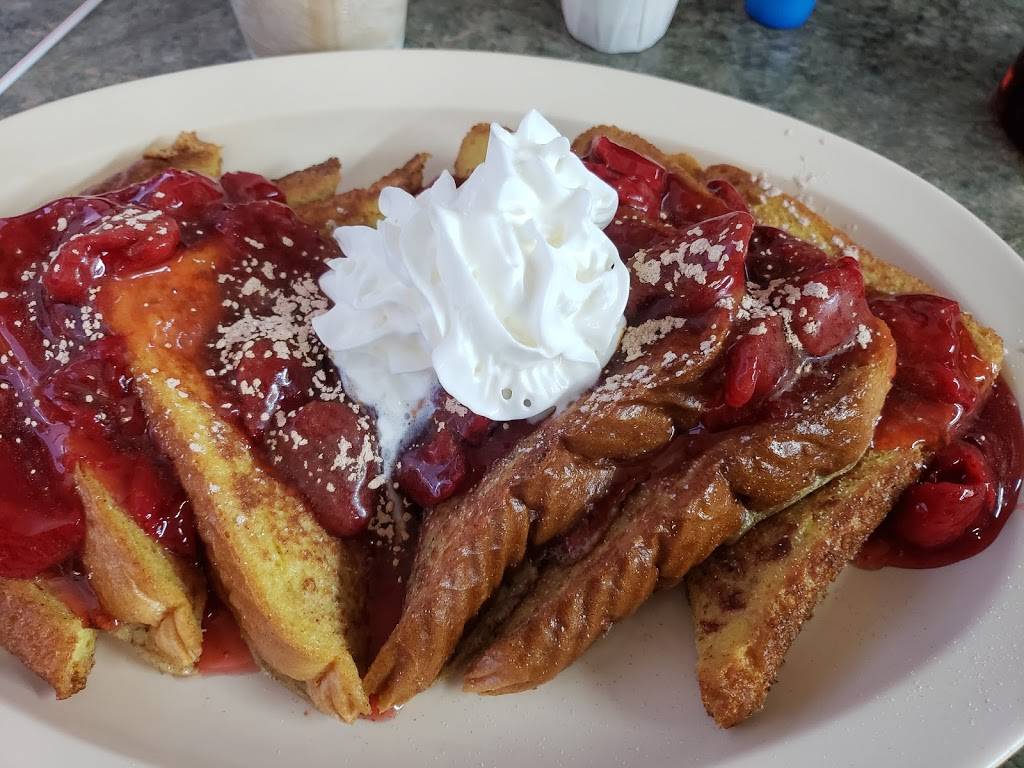 Toms Famous Burgers 11 | restaurant | 8121 State St, South Gate, CA 90280, USA | 3235631717 OR +1 323-563-1717