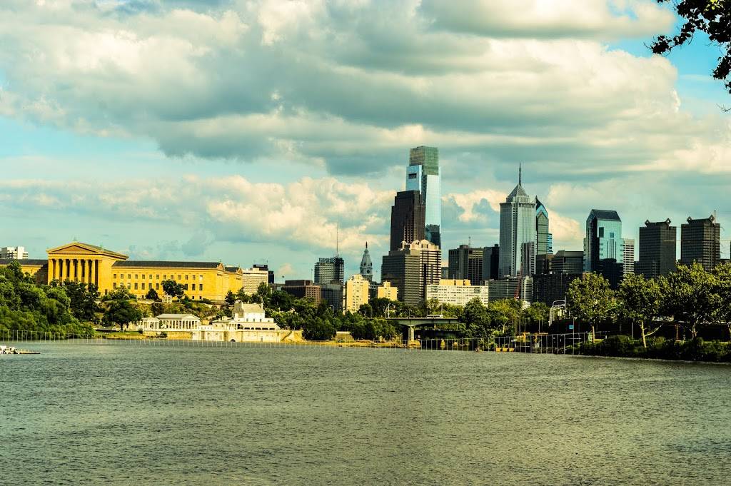 Cavanaughs River Deck | night club | 417 N Christopher Columbus Blvd, Philadelphia, PA 19123, USA | 2156297400 OR +1 215-629-7400