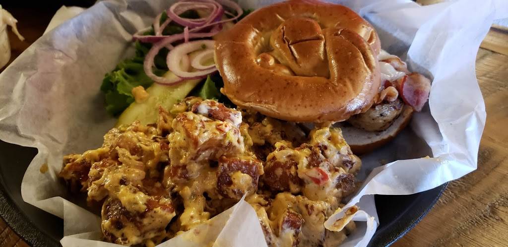 Fattys Pub & Grill | restaurant | 1312 W Lincoln Hwy, DeKalb, IL 60115, USA | 8157587737 OR +1 815-758-7737