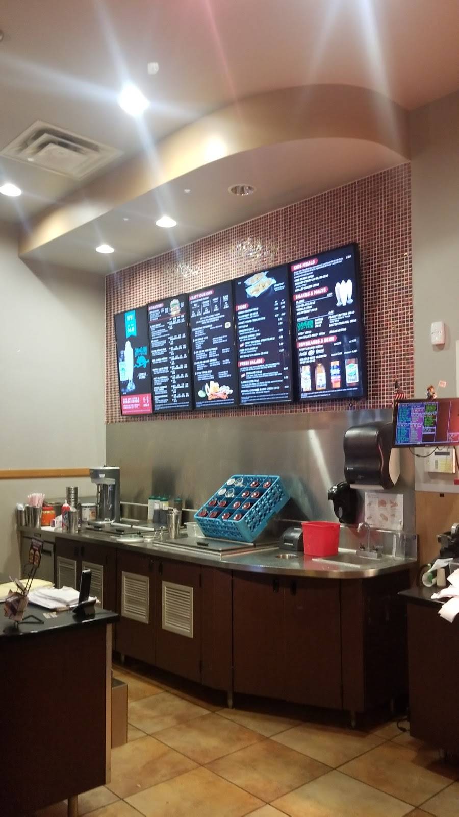 Smashburger | restaurant | 10830 E 71st St, Tulsa, OK 74133, USA | 9183070380 OR +1 918-307-0380