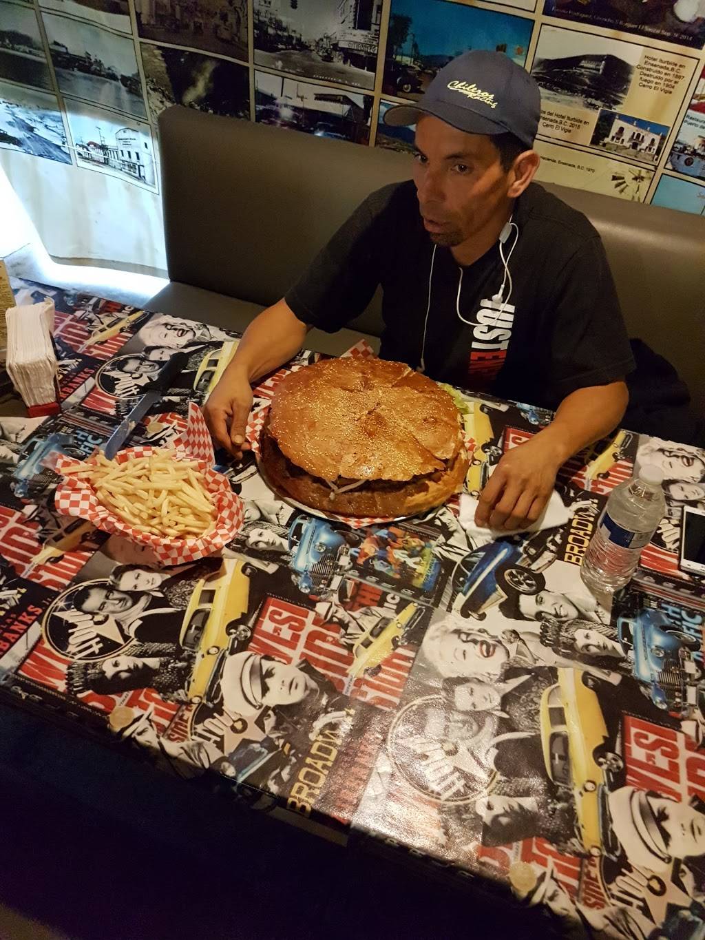 Chenchos Burger | restaurant | Calle M 490, El Sauzal, 22760 El Sauzal, B.C., Mexico | 016461746390 OR +52 646 174 6390