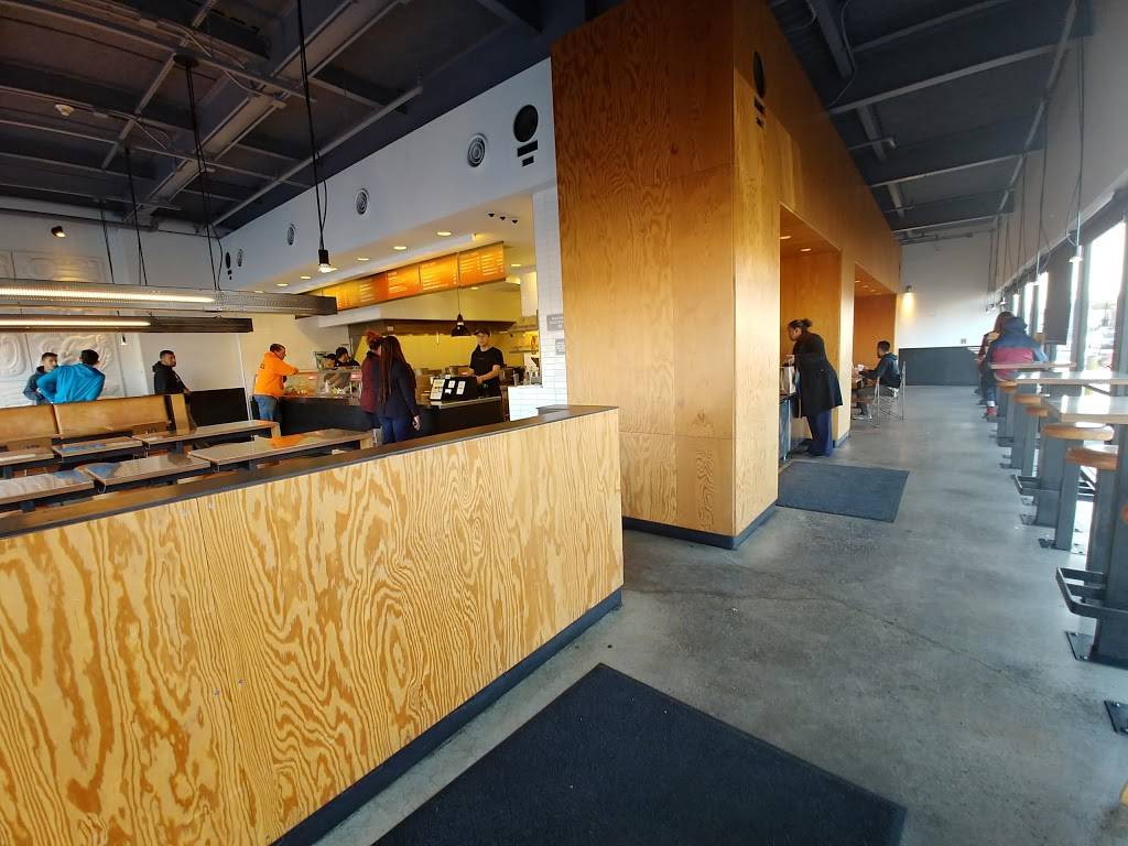 Chipotle Mexican Grill | restaurant | 331 Rockaway Turnpike, Lawrence, NY 11559, USA | 5162393952 OR +1 516-239-3952