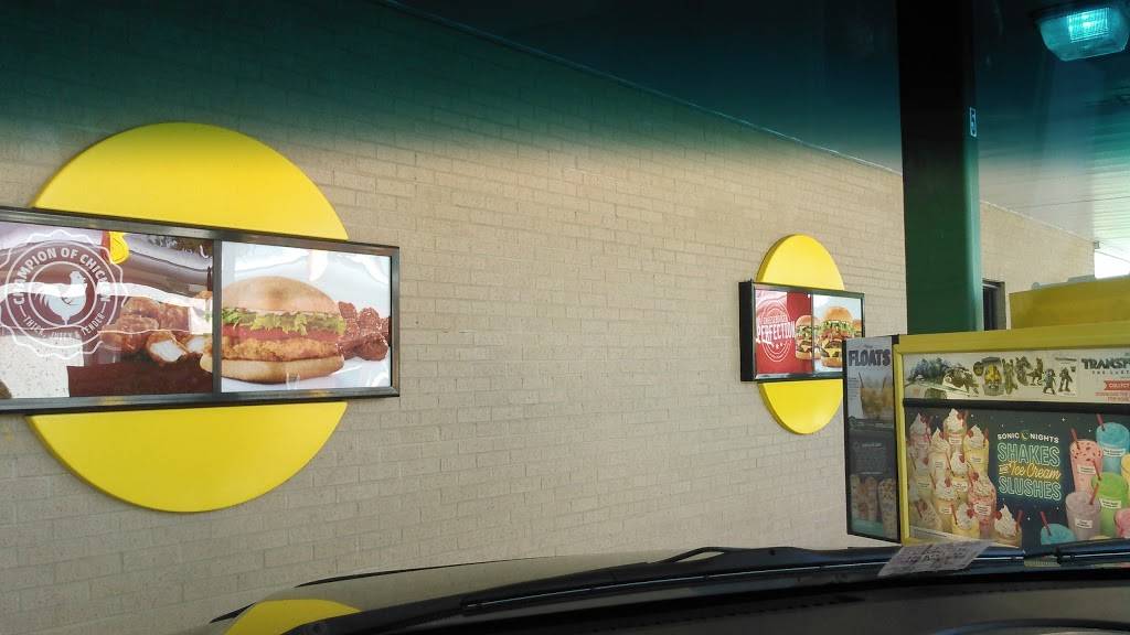 Sonic Drive-In | restaurant | 3581 Holland Road, Virginia Beach, VA 23452, USA | 7573060531 OR +1 757-306-0531