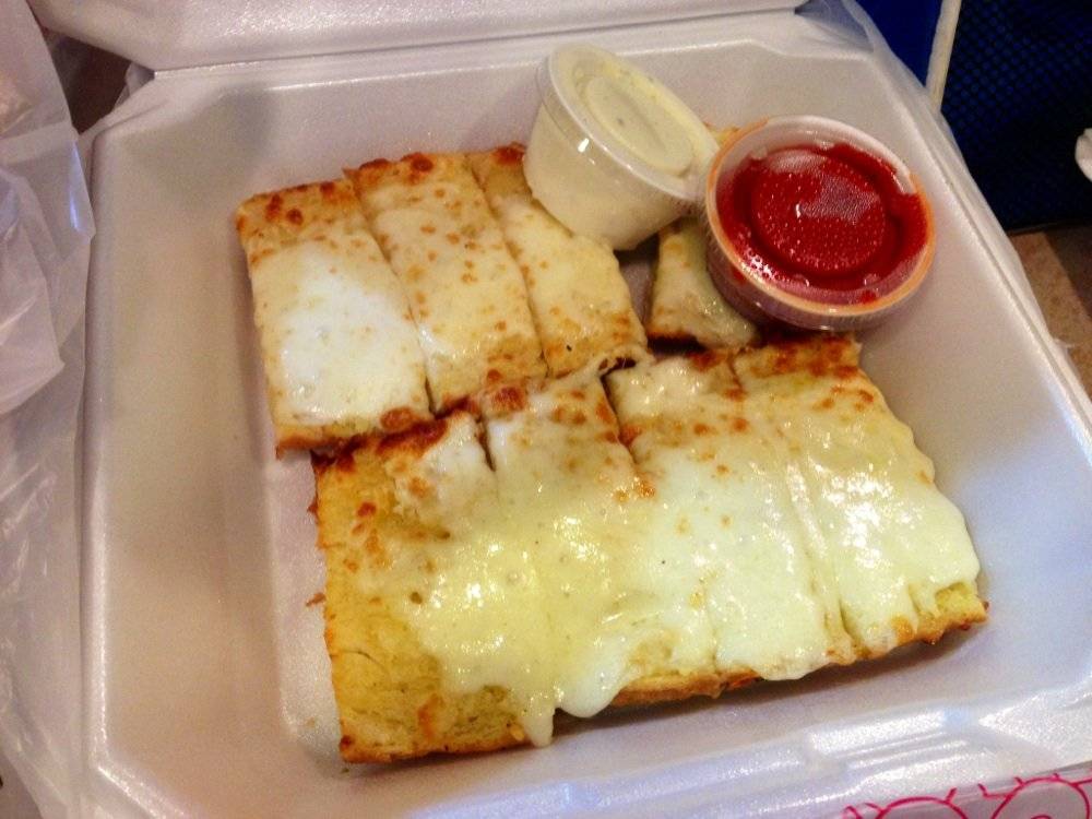 Neighbors Pizza | restaurant | 1957 McGowan Pkwy, Olivehurst, CA 95961, USA | 5307490500 OR +1 530-749-0500