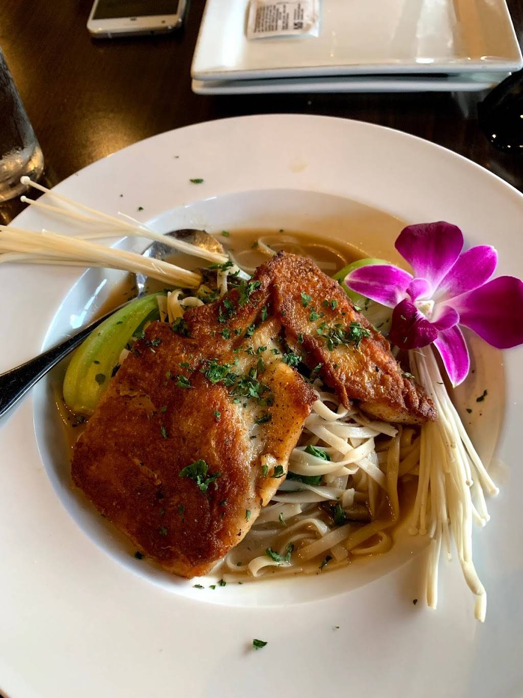 Luke Wholeys Wild Alaskan Grille | restaurant | 2106 Penn Ave, Pittsburgh, PA 15222, USA | 4129044509 OR +1 412-904-4509