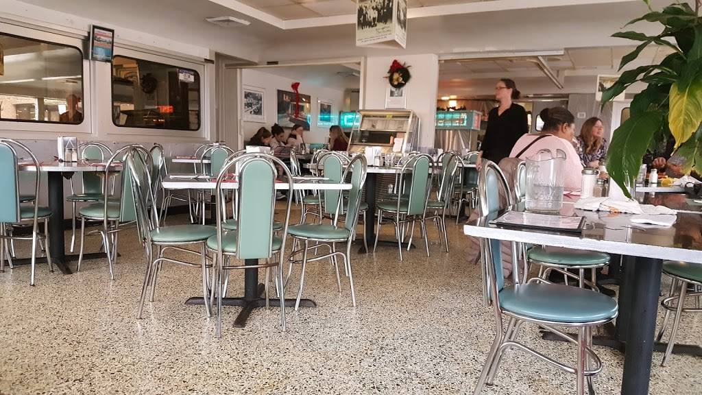 Miss Katies Diner | restaurant | 1900 W Clybourn St, Milwaukee, WI 53233, USA | 4143440044 OR +1 414-344-0044