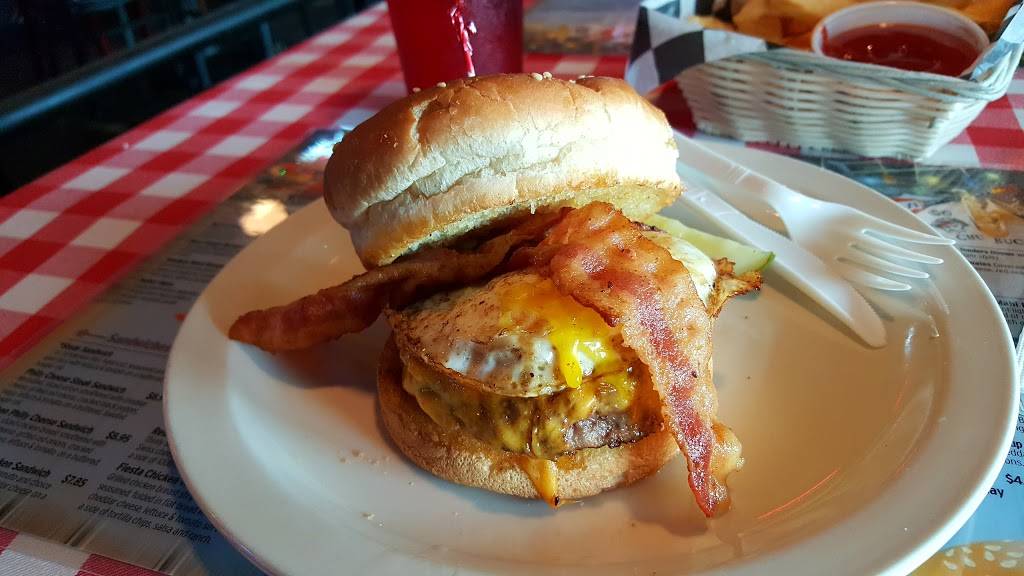 Hueys Southwind | restaurant | 7825 Winchester Rd, Memphis, TN 38125, USA | 9016248911 OR +1 901-624-8911