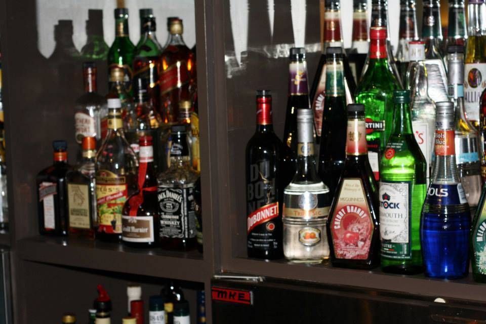 Crossroads Restaurant and Bar | restaurant | 751 Christina St N, Point Edward, ON N7V 1X5, Canada | 5193441157 OR +1 519-344-1157