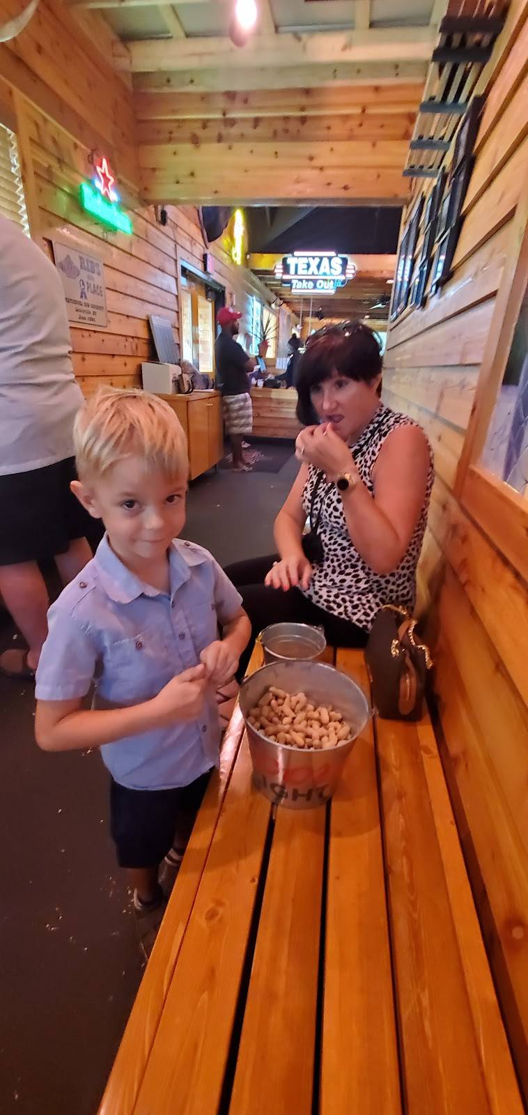 Texas Roadhouse | restaurant | Palm Coast, FL 32137, USA | 3863024983 OR +1 386-302-4983