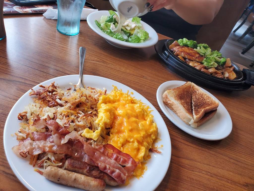 Dennys | restaurant | 2610 Rutherford Rd, Vaughan, ON L4K 0H1, Canada | 2892366161 OR +1 289-236-6161