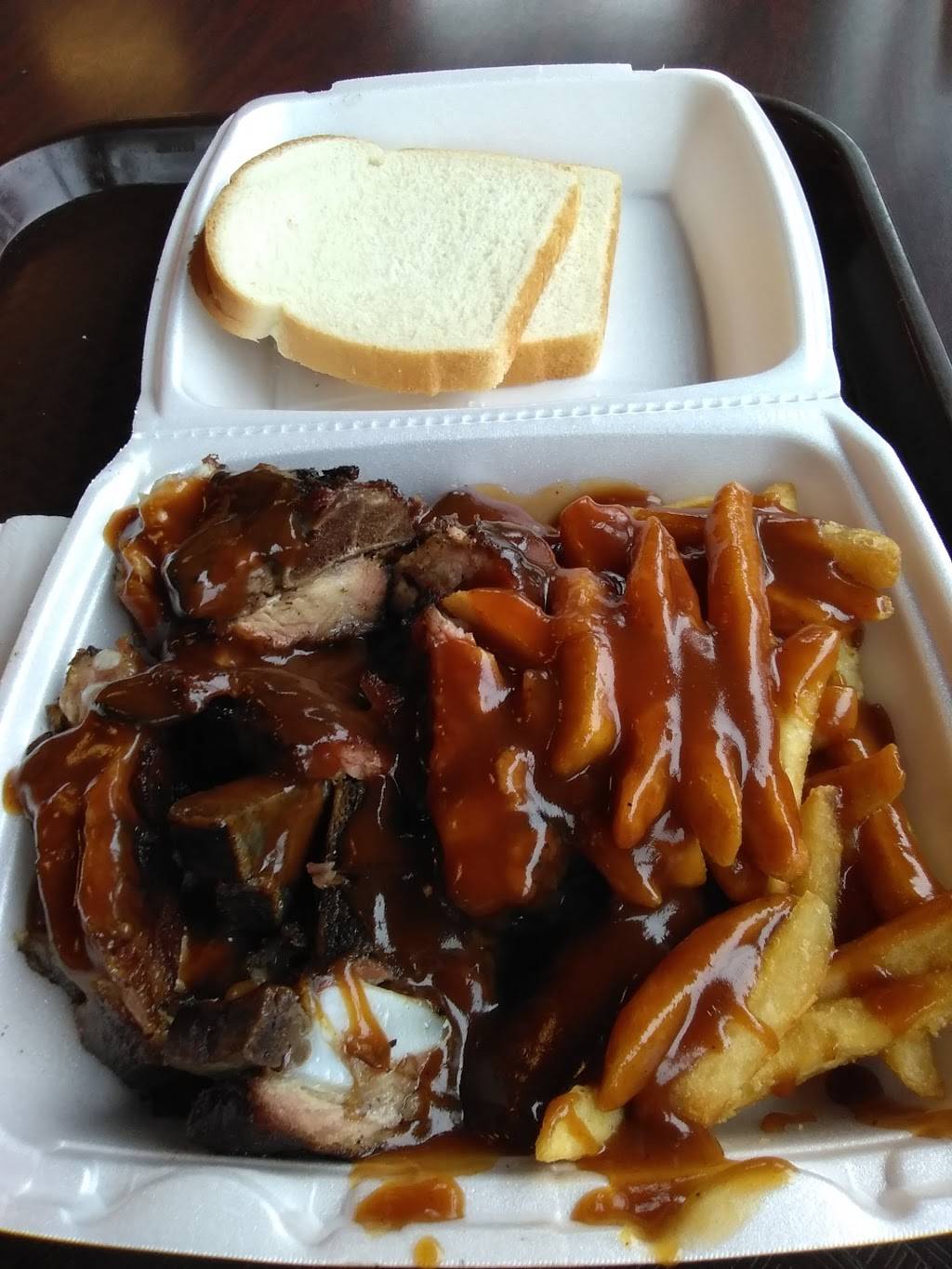 Leons Barbeque Zone | restaurant | 3309 E 106th St, Chicago, IL 60617, USA | 7733749663 OR +1 773-374-9663