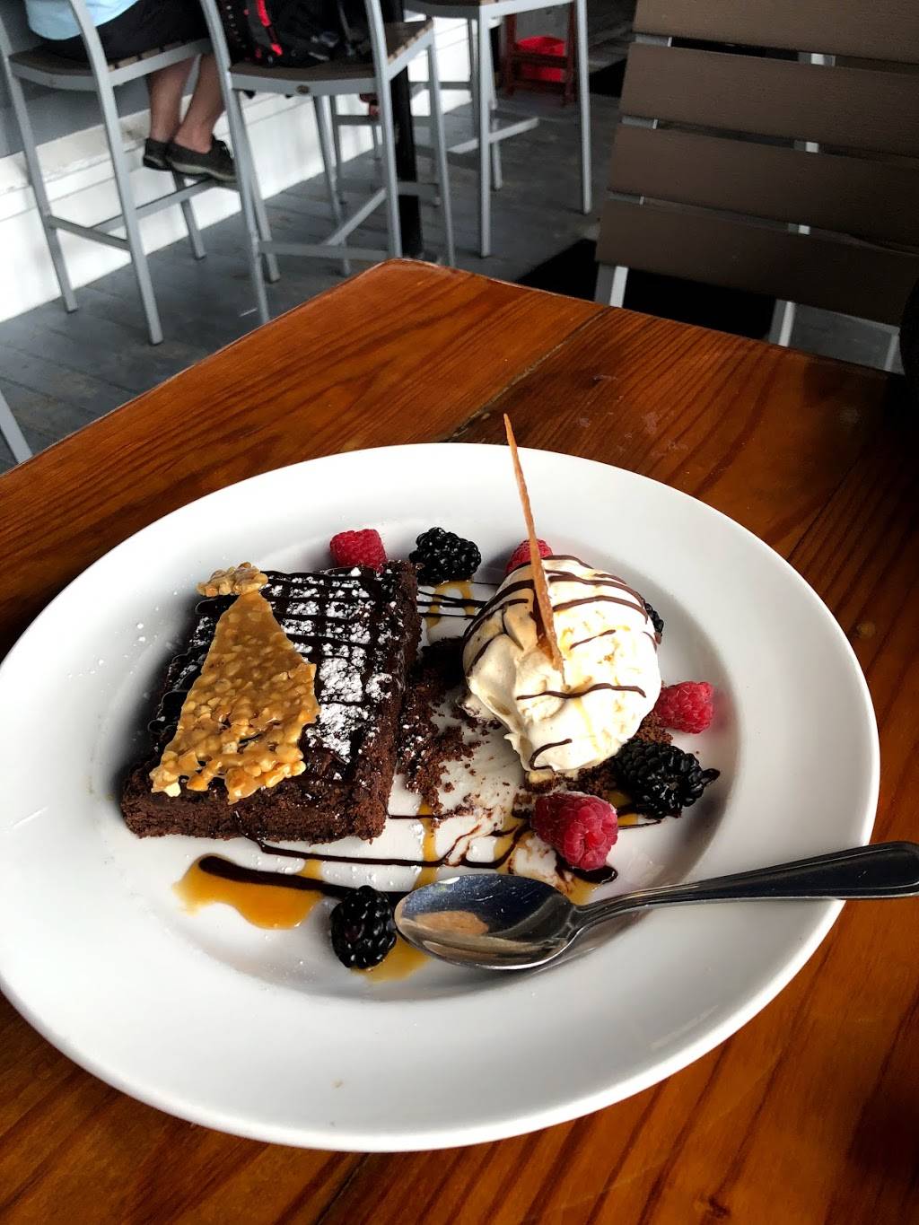 15th Street Fisheries | restaurant | 1900 SE 15th St, Fort Lauderdale, FL 33316, USA | 9547632777 OR +1 954-763-2777