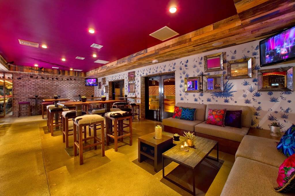 Karinas Mexican Seafood | restaurant | 89 Bonita Rd, Chula Vista, CA 91910, USA | 6196511000 OR +1 619-651-1000