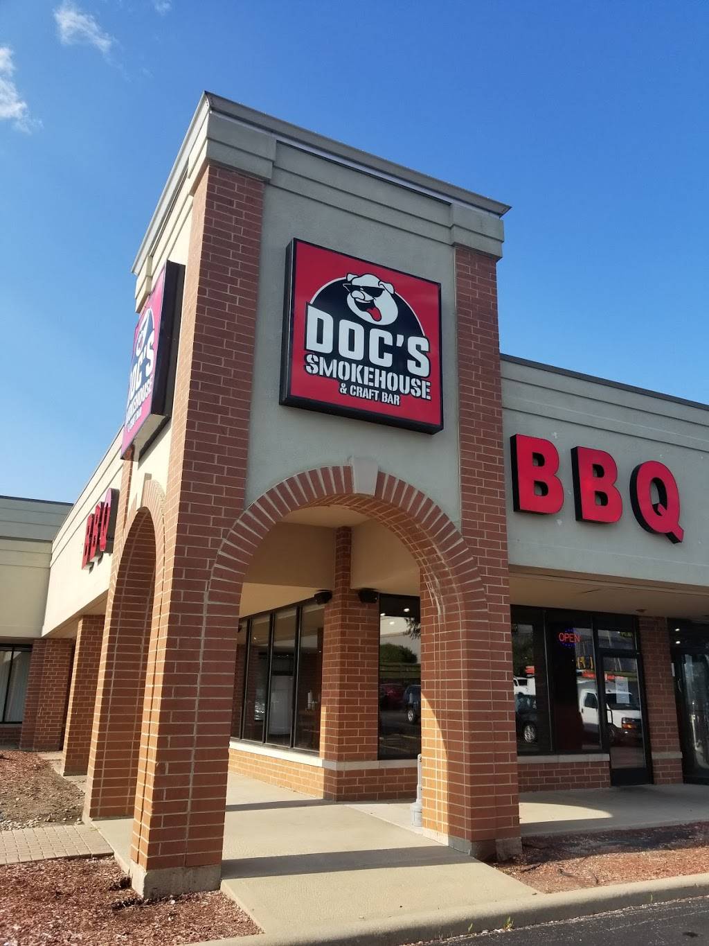 DOCs Smokehouse & Craft Bar | restaurant | 19081 Old Lagrange Rd #105, Mokena, IL 60448, USA | 7089955533 OR +1 708-995-5533