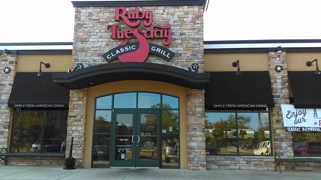 Ruby Tuesday | restaurant | 1512 Winkler Mill Extension, Wilkesboro, NC 28697, USA | 3368385216 OR +1 336-838-5216