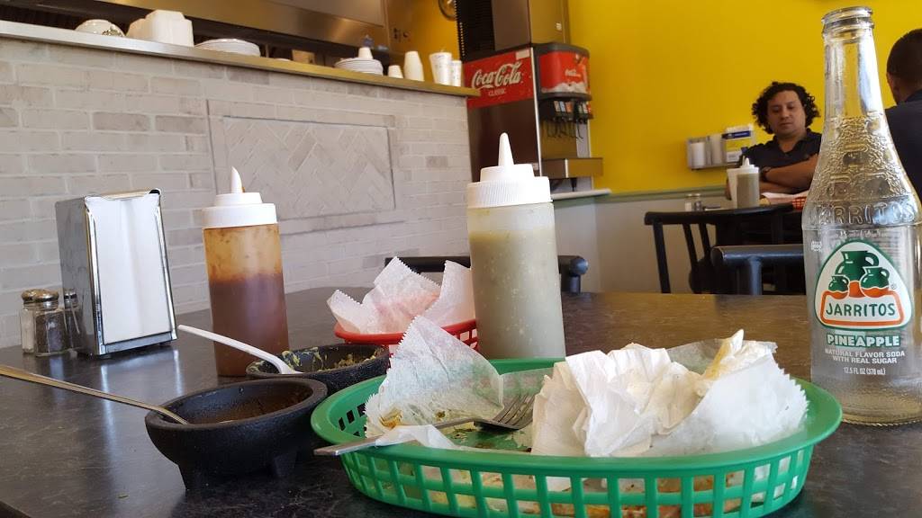 Gary Burritos | restaurant | 381 N Gary Ave, Carol Stream, IL 60188, USA | 6306906303 OR +1 630-690-6303