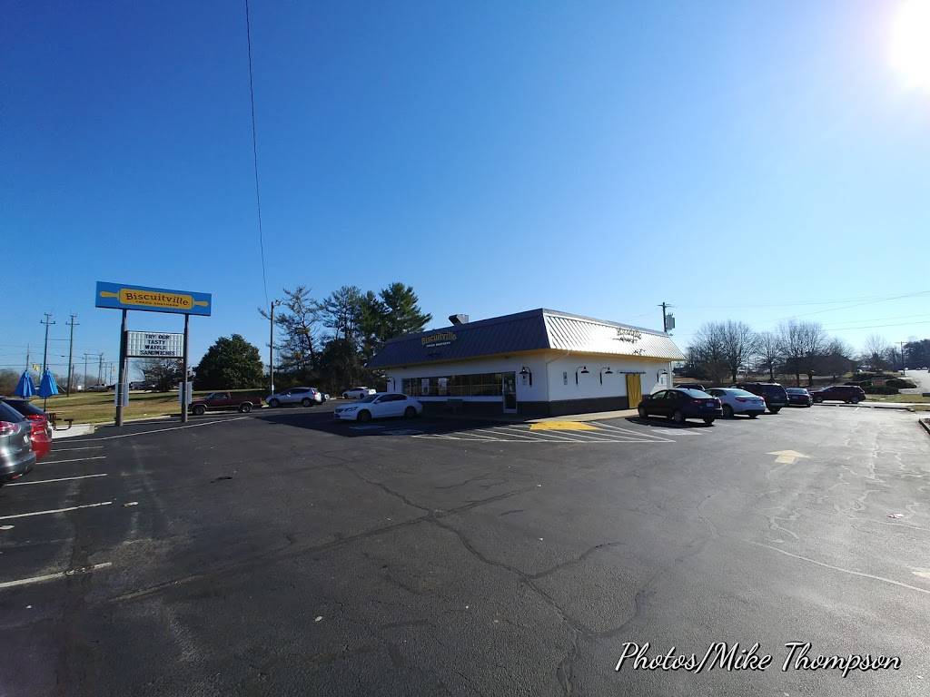 Biscuitville | cafe | 114 W Kings Hwy, Eden, NC 27288, USA | 3366270267 OR +1 336-627-0267