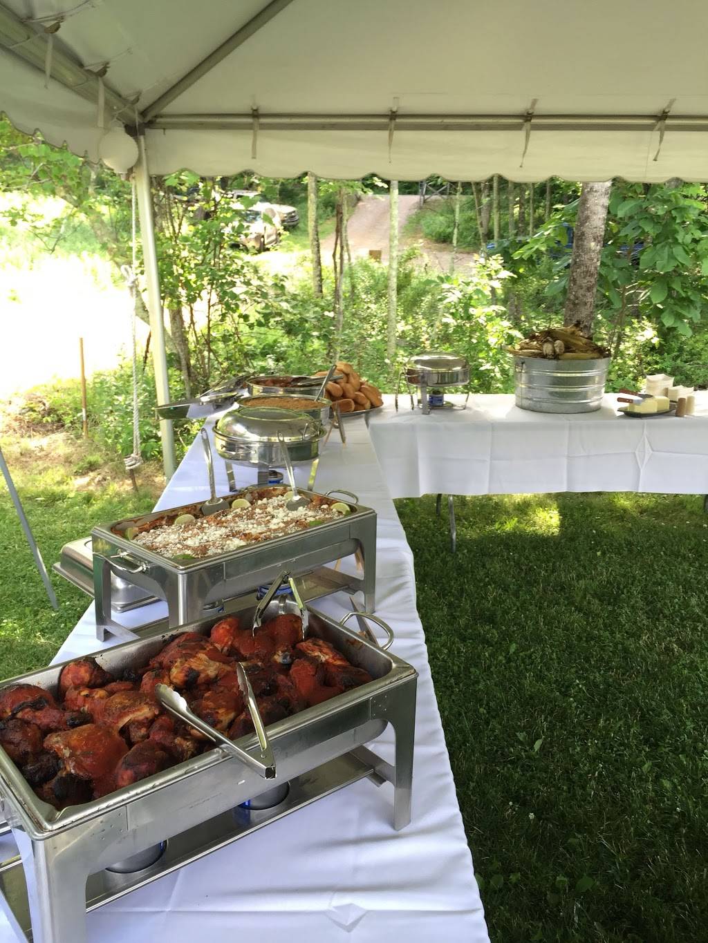 Chic Chic Marketplace | meal takeaway | 3937, 970 Wyoming Ave, Forty Fort, PA 18704, USA | 5702830813 OR +1 570-283-0813