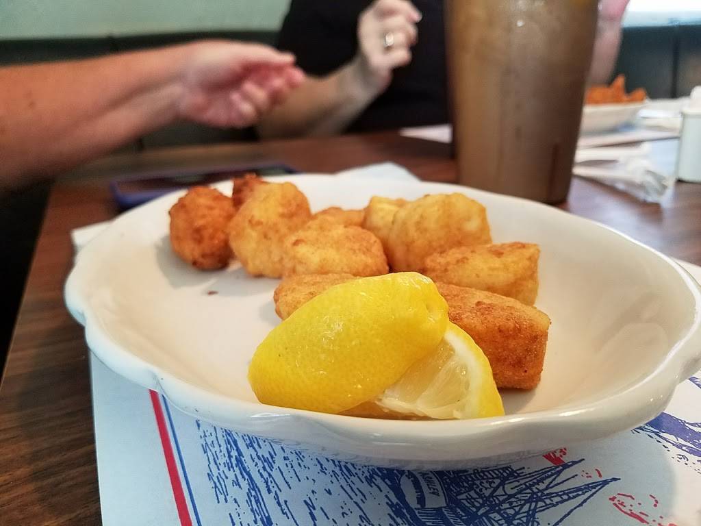 Cedar River Seafood | restaurant | 4010, 8609 US-441, Leesburg, FL 34788, USA | 3527283377 OR +1 352-728-3377