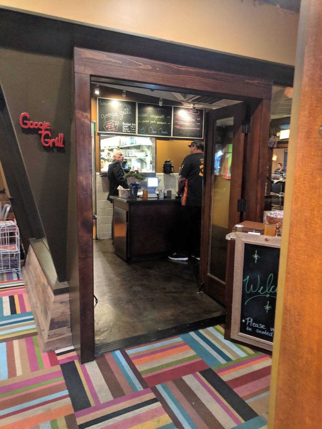 Googie Grill | cafe | 1520 Del Monte Blvd, Seaside, CA 93955, USA | 8313921520 OR +1 831-392-1520