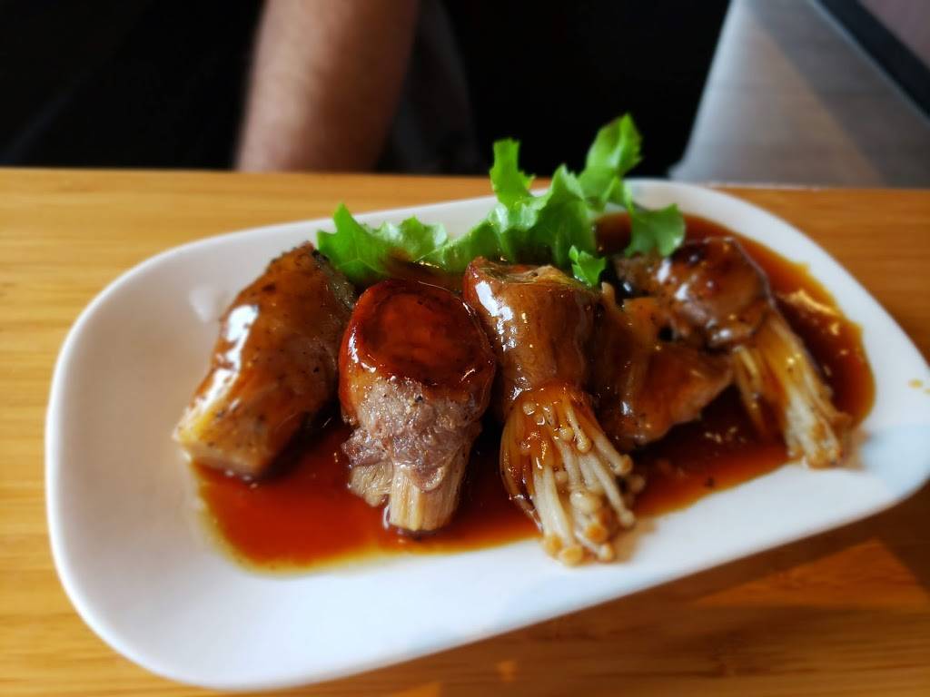 Makimono Sushi Bar Restaurant | restaurant | 636 Dixon Rd, Etobicoke, ON M9W 1J1, Canada | 4162486666 OR +1 416-248-6666