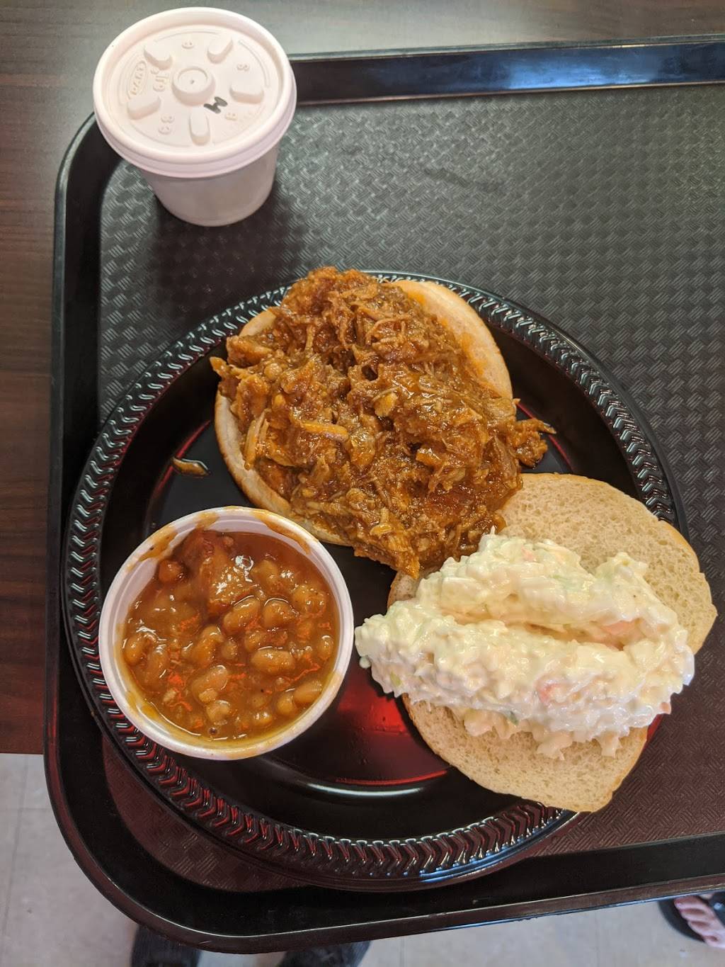 Dannys BBQ Stand | restaurant | 1019 Quarrier St, Charleston, WV 25301, USA | 3042054083 OR +1 304-205-4083