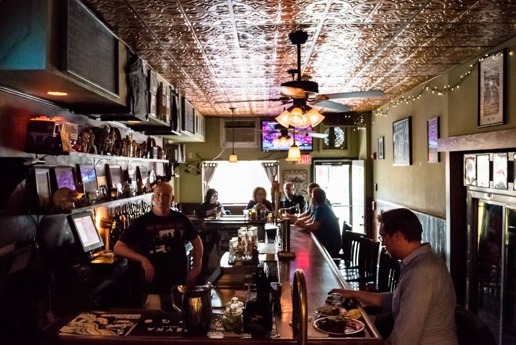 Lucky 13 Pub | restaurant | 1820 S 13th St, Philadelphia, PA 19148, USA | 2153368467 OR +1 215-336-8467