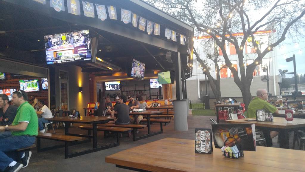 Bombshells | restaurant | 14191 Northwest Fwy, Houston, TX 77040, USA | 2818456411 OR +1 281-845-6411