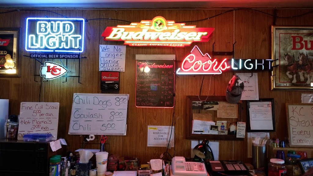 Country Honky Tonk | restaurant | 418 Broadway St, Concordia, KS 66901, USA | 7852439840 OR +1 785-243-9840