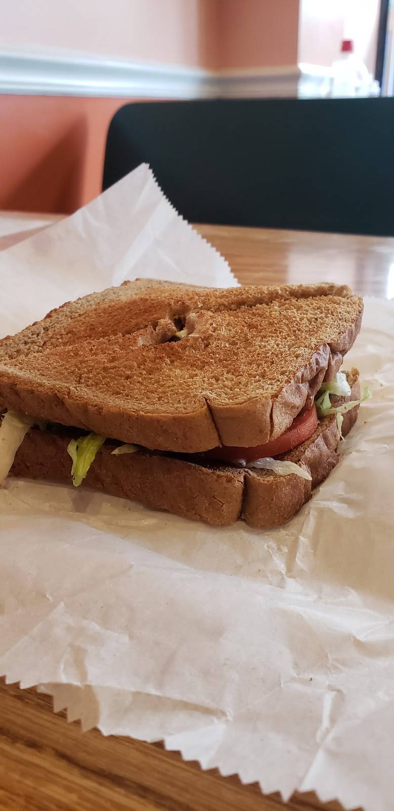 Sunnys Breakfast & Seafood | restaurant | 2710 Germantown Ave, Philadelphia, PA 19133, USA | 2152233161 OR +1 215-223-3161