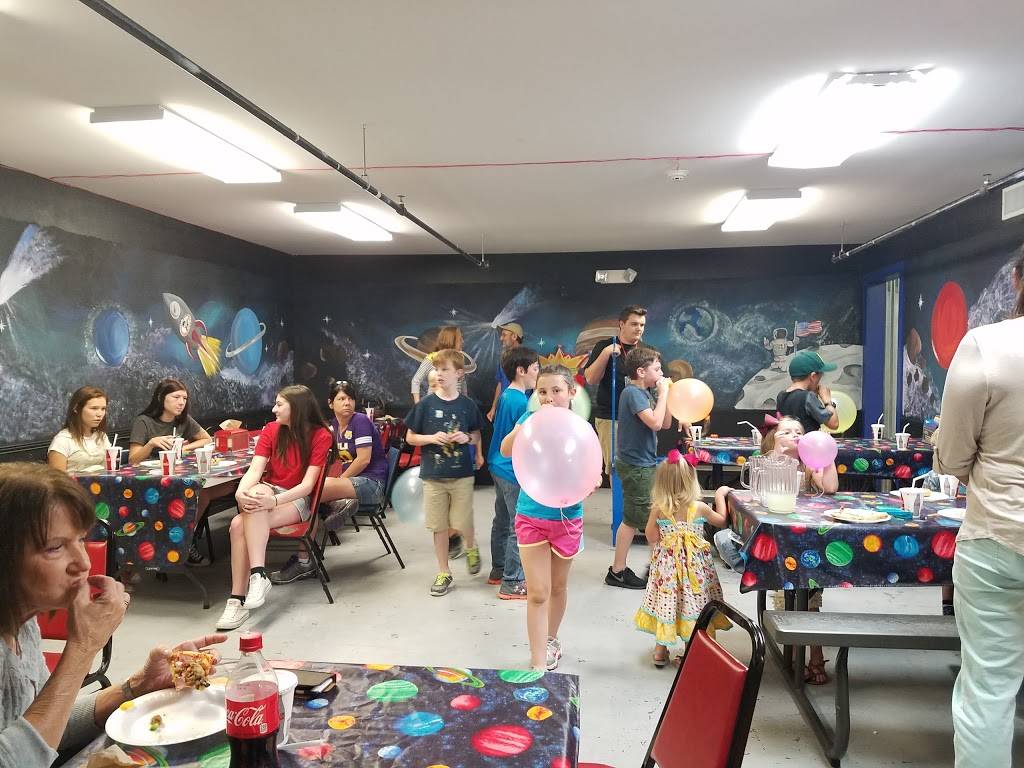 Pinocchios Pizza Playhouse | restaurant | 117 Prevost Dr, Houma, LA 70364, USA | 9855802000 OR +1 985-580-2000