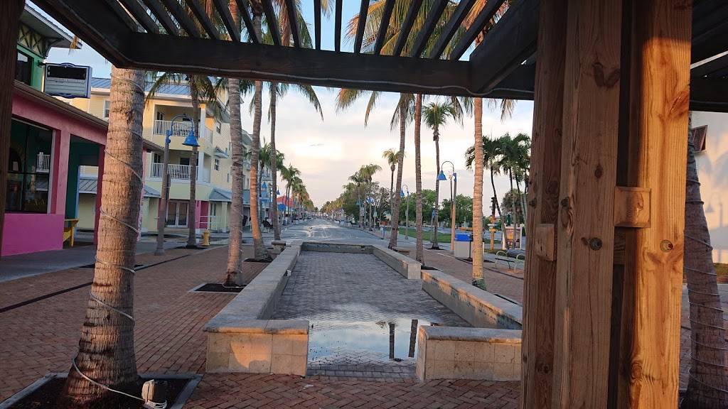 Uglys Waterside Bar | restaurant | 1131 First St, Fort Myers Beach, FL 33931, USA | 2394638077 OR +1 239-463-8077