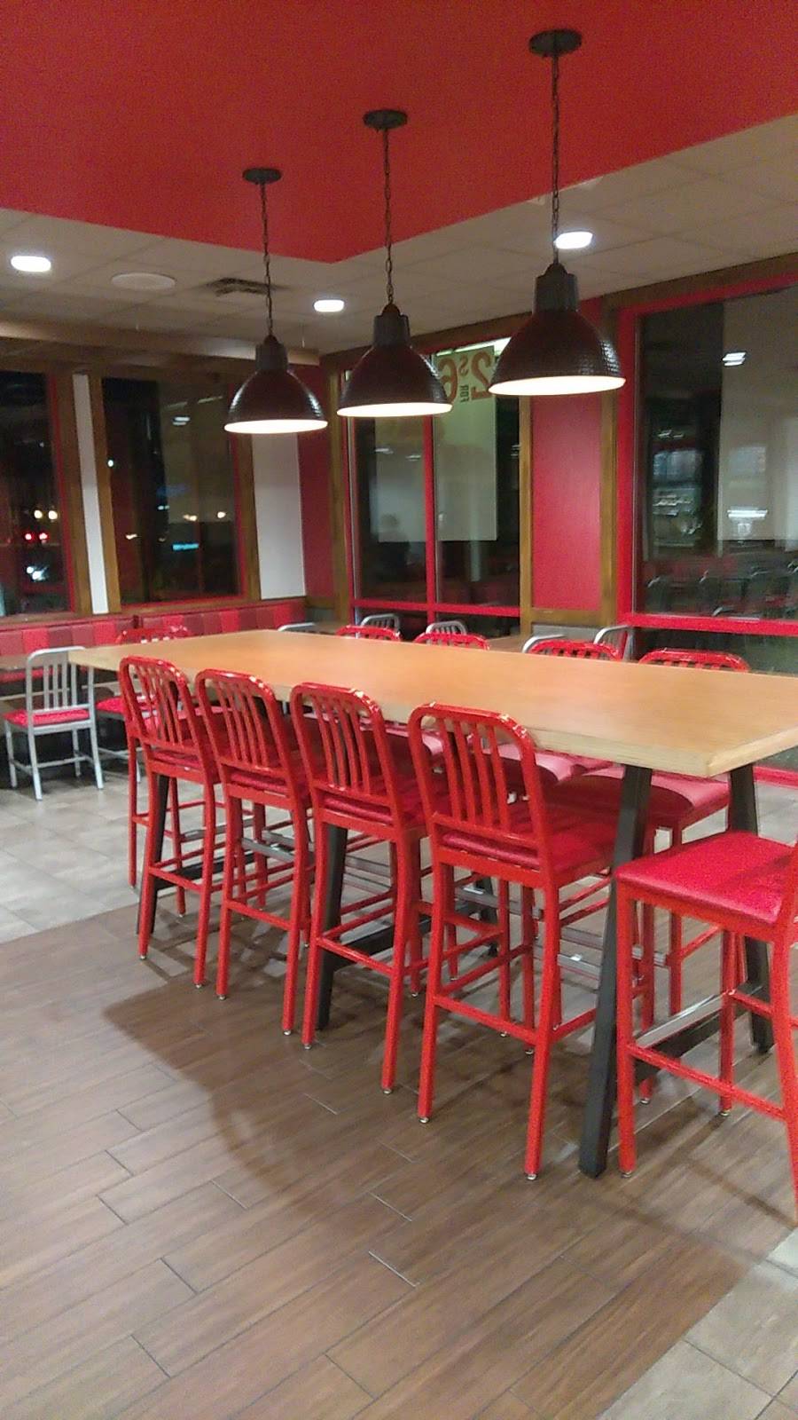 Arbys | restaurant | 10099 Highland Rd, Hartland, MI 48353, USA | 8106325910 OR +1 810-632-5910