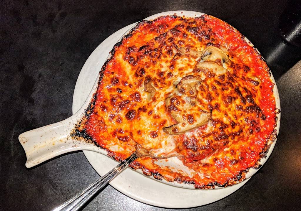 Mama Mias Pizza | restaurant | 18880 W Bluemound Rd, Brookfield, WI 53045, USA | 2627890277 OR +1 262-789-0277