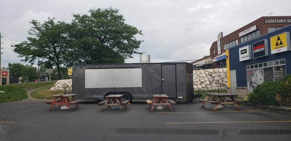 Pats Chip Truck | restaurant | 462 Hazeldean Rd, Kanata, ON K2L 1V3, Canada | 6138592837 OR +1 613-859-2837