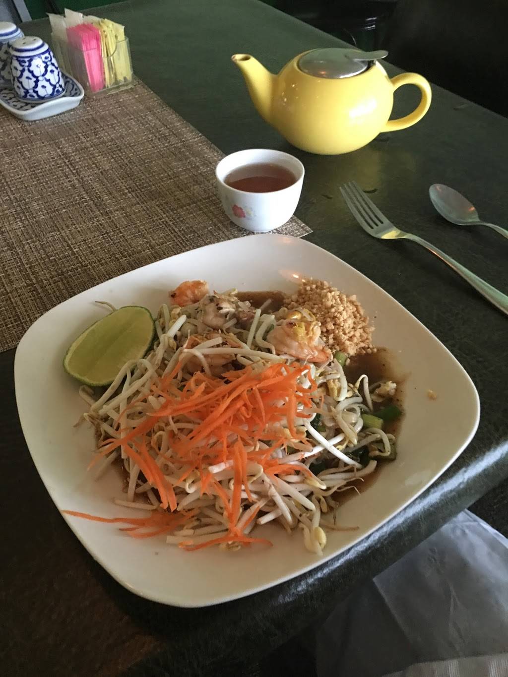 Kinnaree Thai Cuisine | restaurant | 1227 E 32nd St #1, Joplin, MO 64804, USA | 4177814442 OR +1 417-781-4442