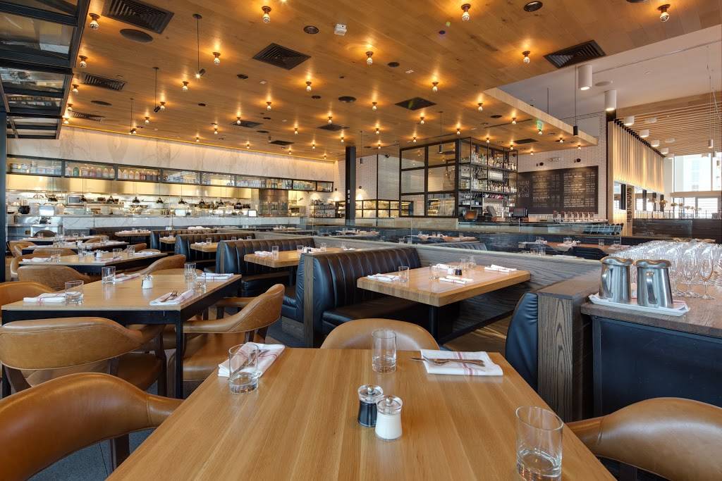 Earls Kitchen + Bar | night club | 7535 N Kendall Dr Unit 2510, Miami, FL 33156, USA | 3056671786 OR +1 305-667-1786