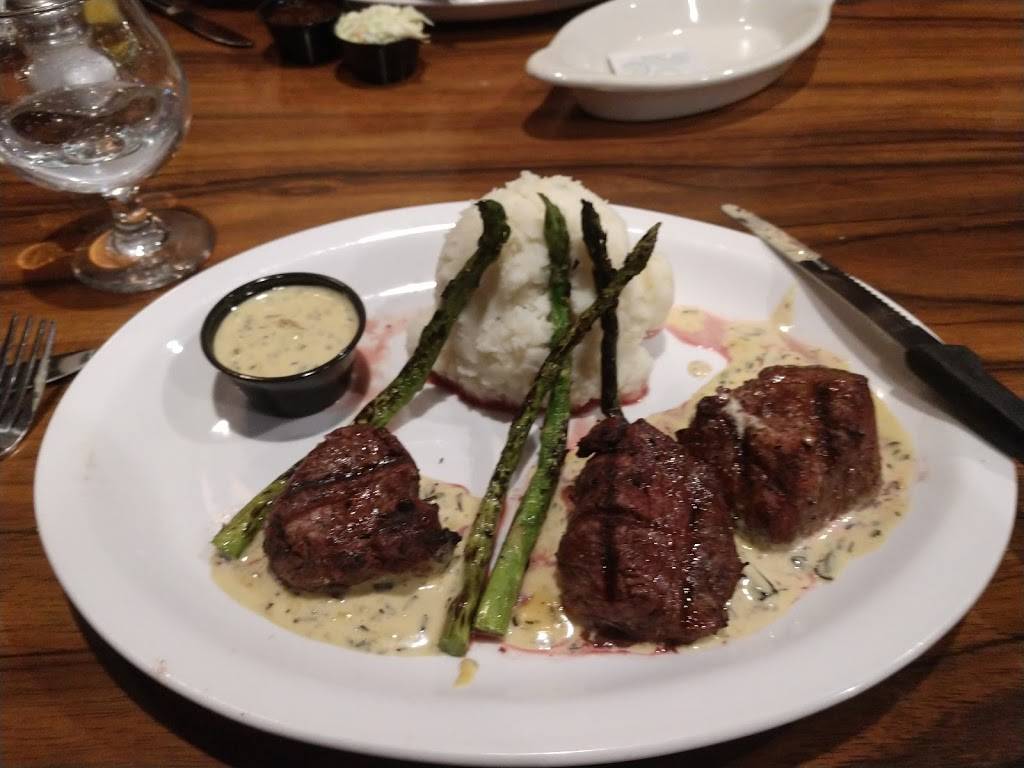 Chessies Restaurant | meal takeaway | 200 Applebee St, Barrington, IL 60010, USA | 8473825020 OR +1 847-382-5020